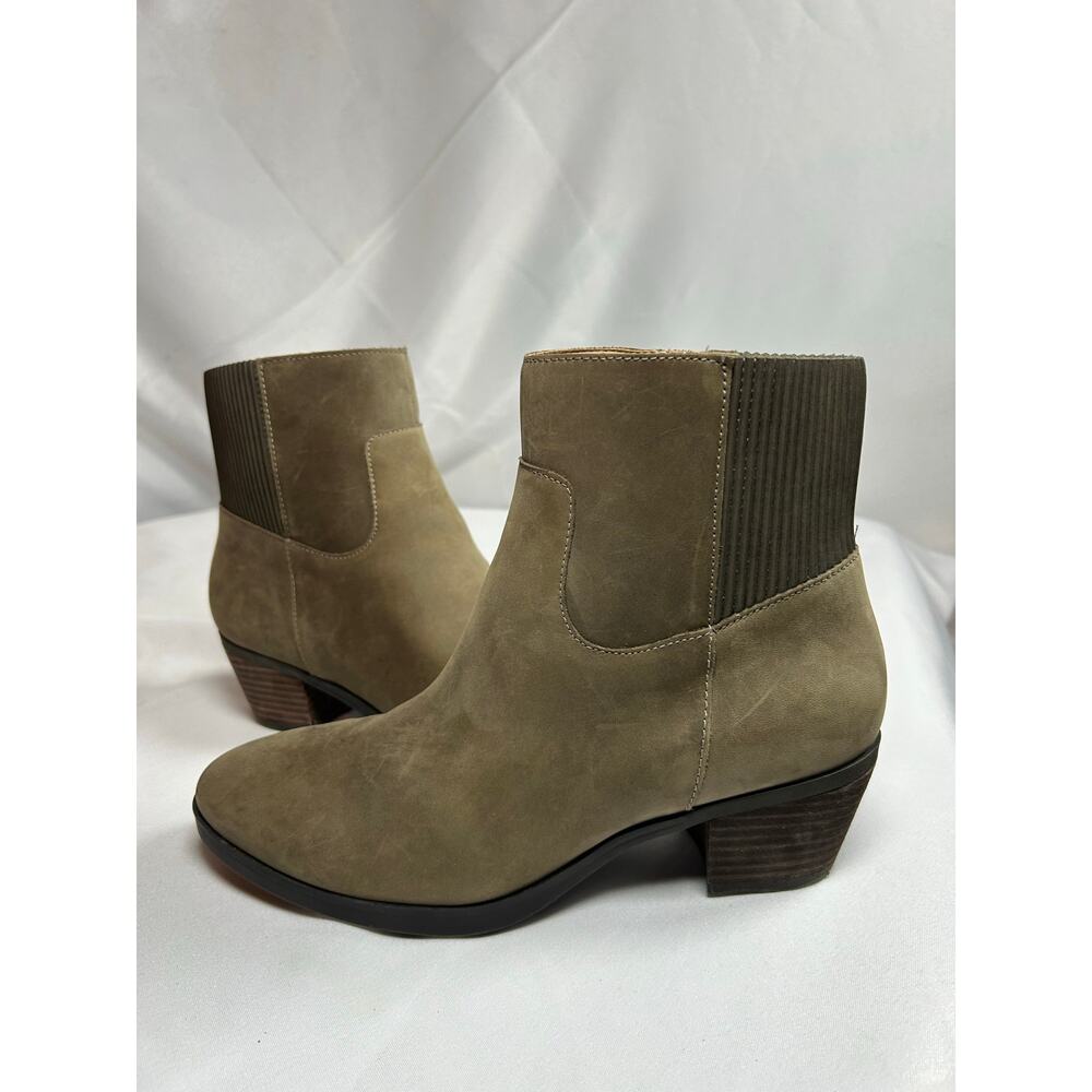 Vionic Vivien Shantelle Women's Ankle  light brown/tan suede wide fit Sz 7.5